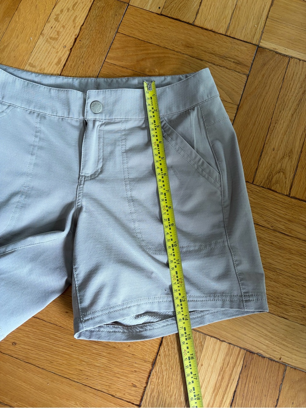 The North Face Women’s Sz. 4 Hiking Walking Shorts. Pockets. Snap & Zipper - Picture 5 of 13